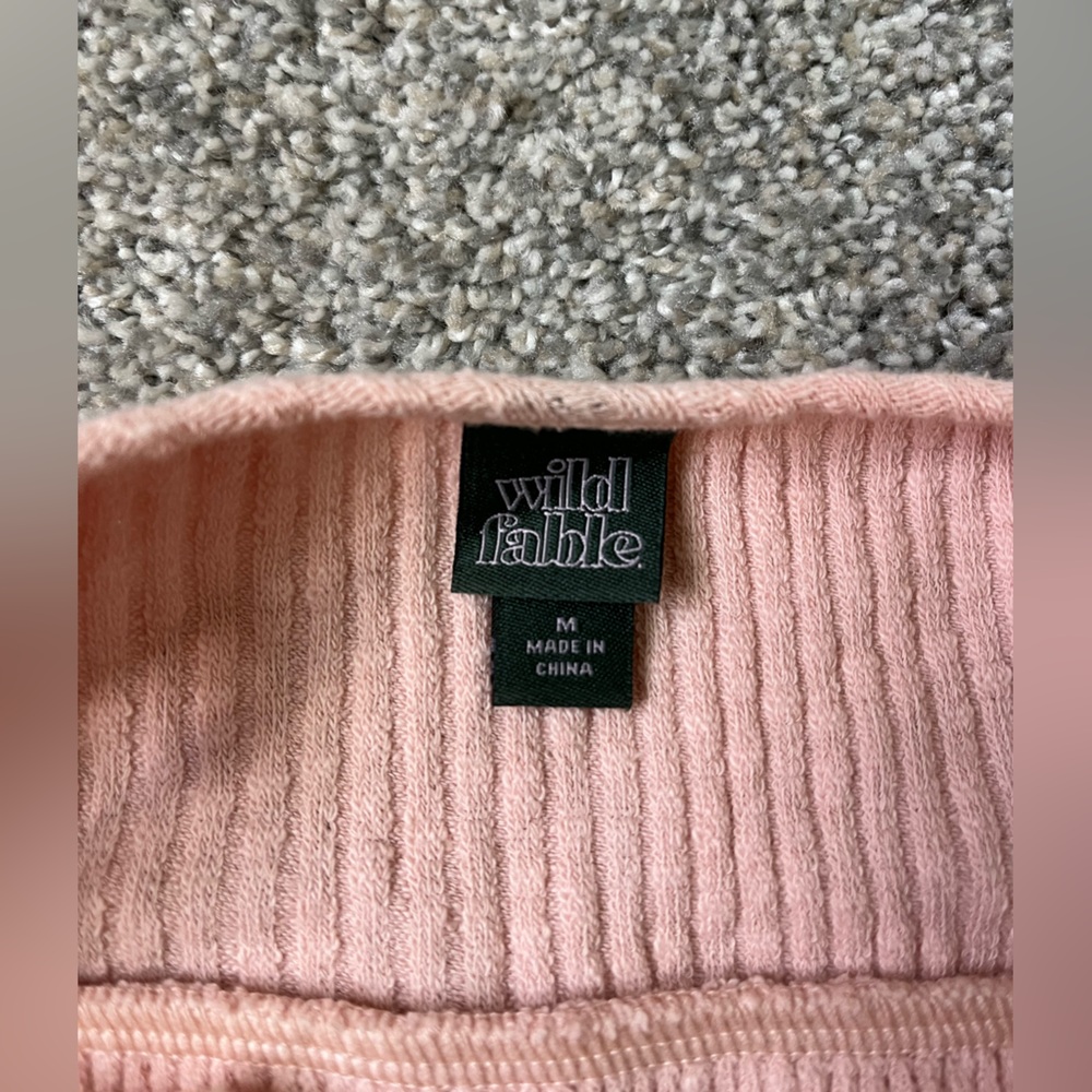 Cropped Pink Ribbed Tank - Picture 3 of 3